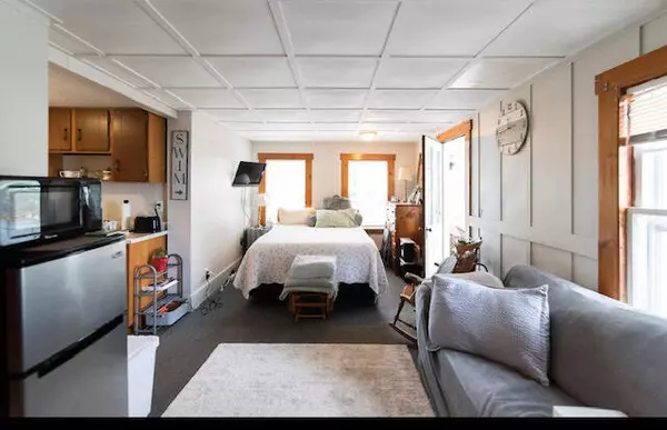 Standish, ME 04084,661 Whites Bridge RD #6