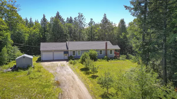 44 Nuthatch RD, Lovell, ME 04051