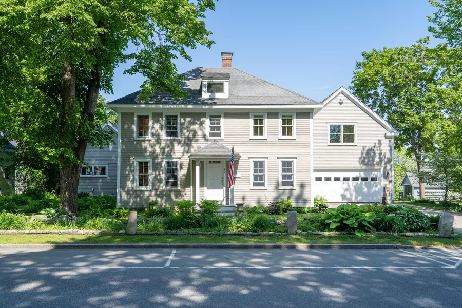 40 E Elm ST, Yarmouth, ME 04096