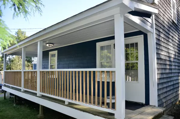 Saint George, ME 04859,740 Spruce Head RD