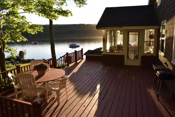 Winthrop, ME 04364,172 Memorial DR