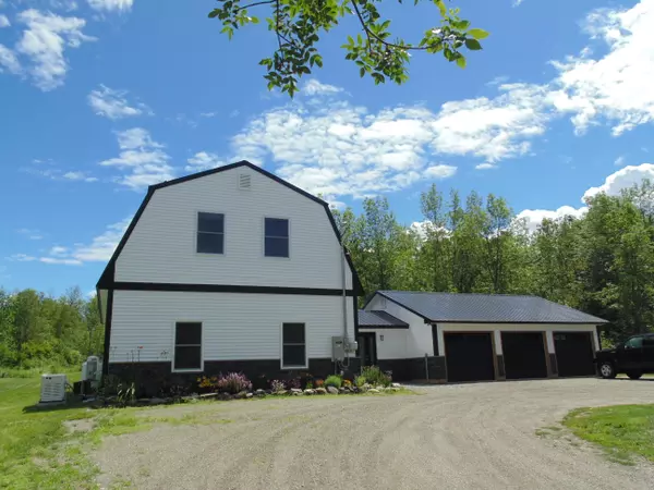 287 Hudson RD, Glenburn, ME 04401