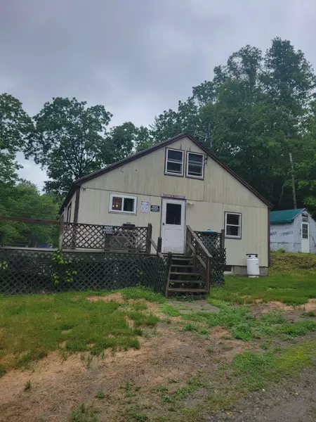 99 Horseshoe Pond RD, Chesterville, ME 04938