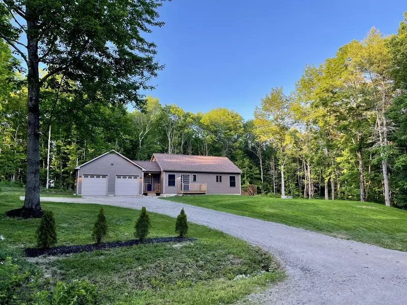 698 Middle RD, Dresden, ME 04342