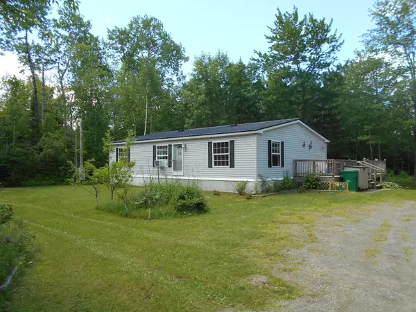 Newport, ME 04953,166 Durham Bridge RD