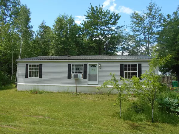 Newport, ME 04953,166 Durham Bridge RD