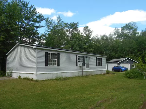 166 Durham Bridge RD, Newport, ME 04953