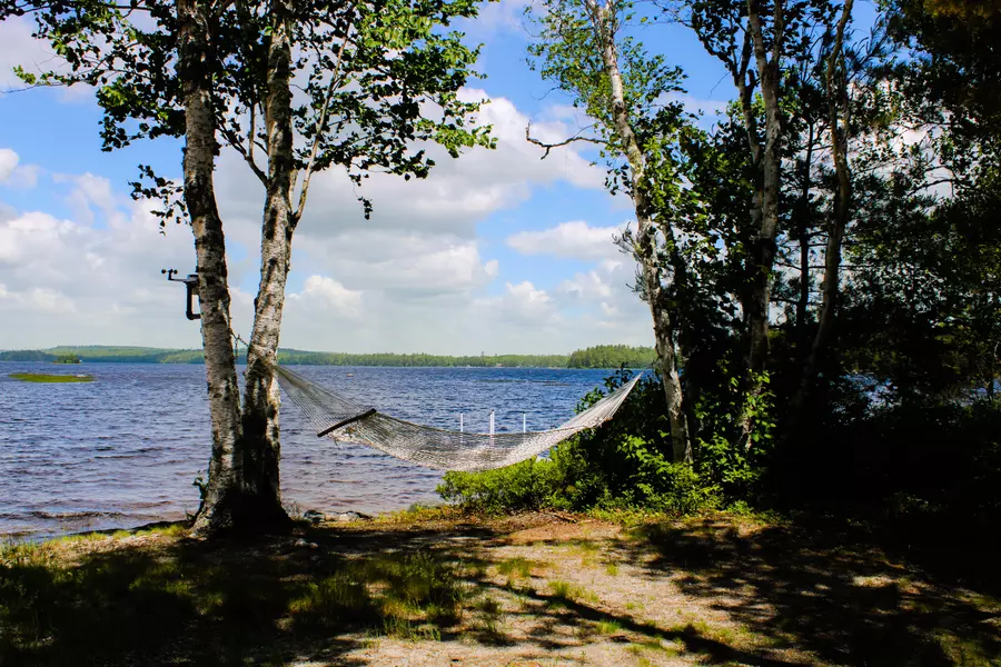 26 Dyer LN, Eastbrook, ME 04634