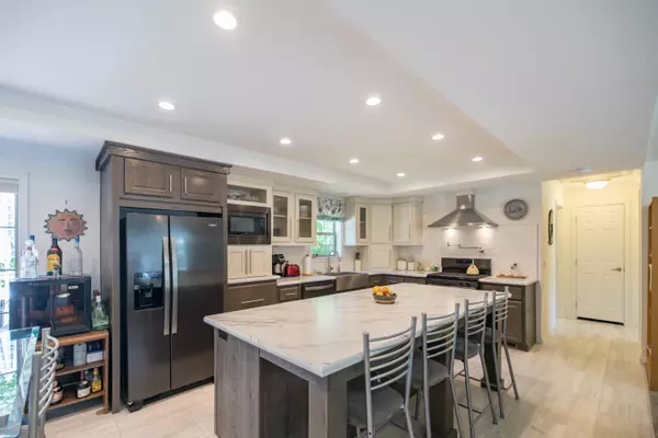 Oakland, ME 04963,22 Jessica LN