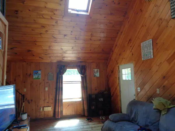 Wiscasset, ME 04578,192 Lowelltown RD