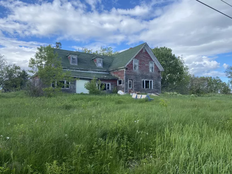 127 Bryant Pond RD, Fort Fairfield, ME 04742