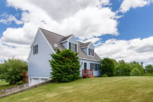 2 Straw LN, Berwick, ME 03901