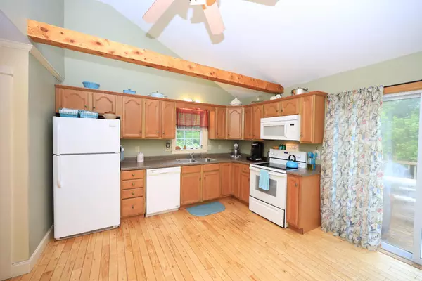 Hampden, ME 04444,61 Main RD S