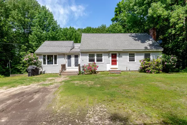 8 Dutton Hill RD, Windham, ME 04062