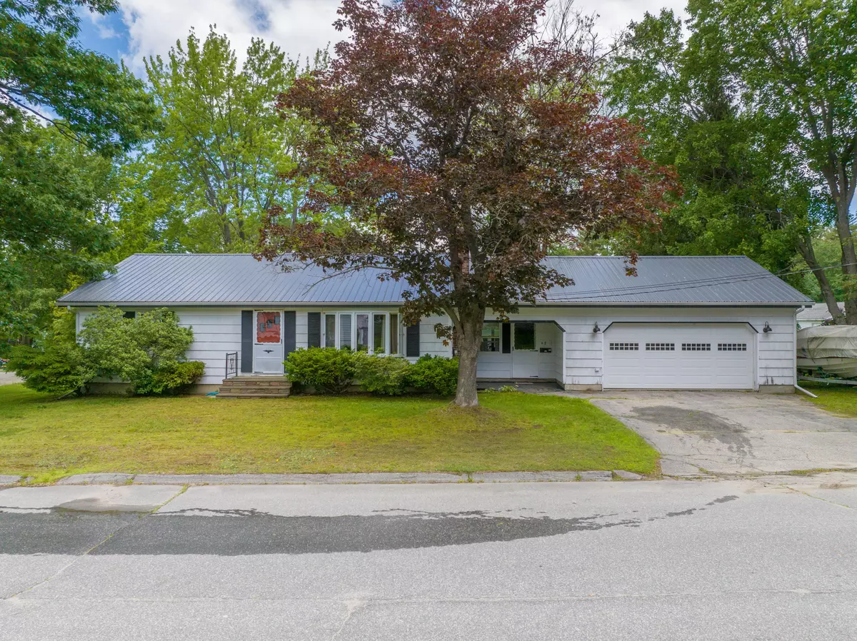 Lisbon, ME 04252,8 Hewey ST