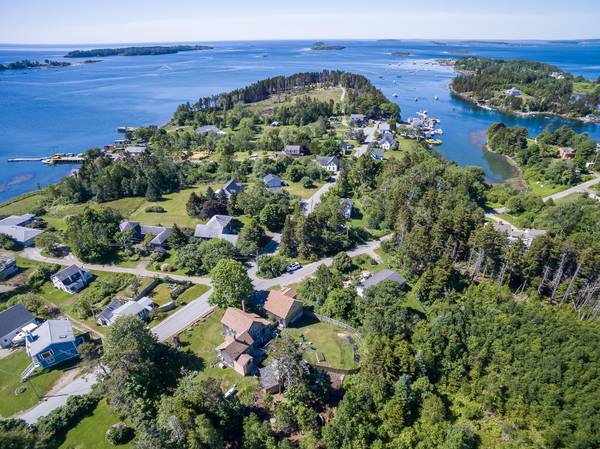 200 Ash Point RD, Harpswell, ME 04079