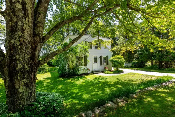 Brunswick, ME 04011,189 Woodside RD