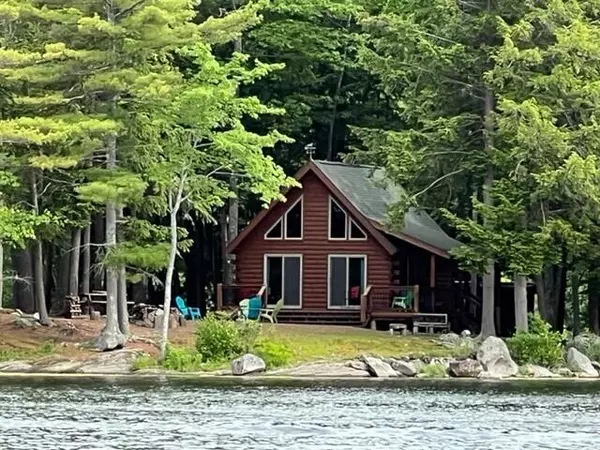 125 Larry DR, Monmouth, ME 04259