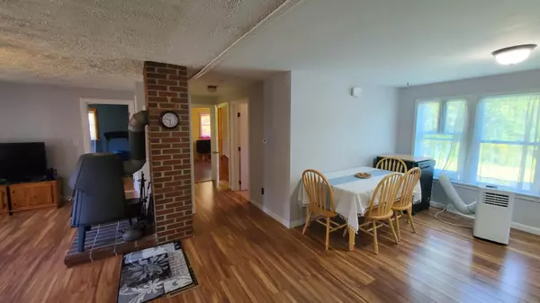 Lisbon, ME 04250,135 Moody RD