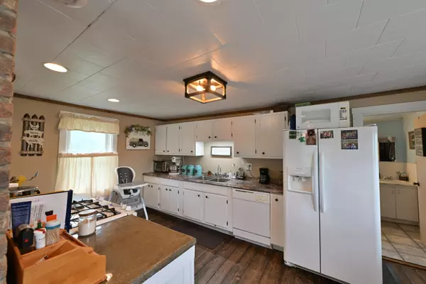 Mattawamkeag, ME 04459,45 Hathaway RD