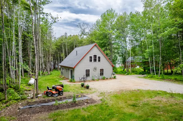 Newport, ME 04953,18 Jamie RD