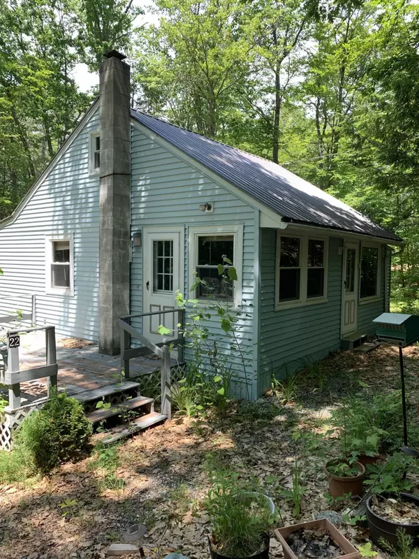 22 Sleepy Hollow RD, Naples, ME 04055