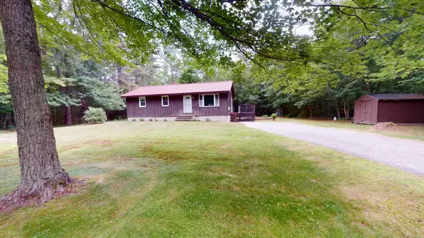 222 Plains RD, Poland, ME 04274