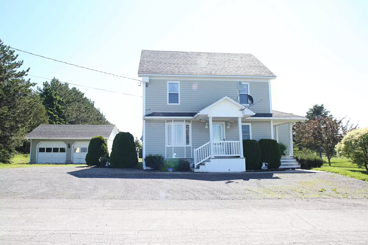 Madawaska, ME 04773,18 Talbot RD