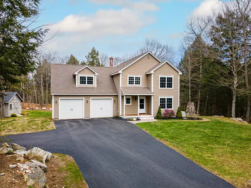 26 Magnolia DR, Gray, ME 04039