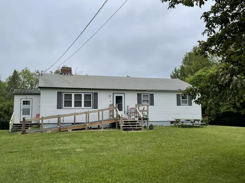 54 Hudson RD, Corinth, ME 04427
