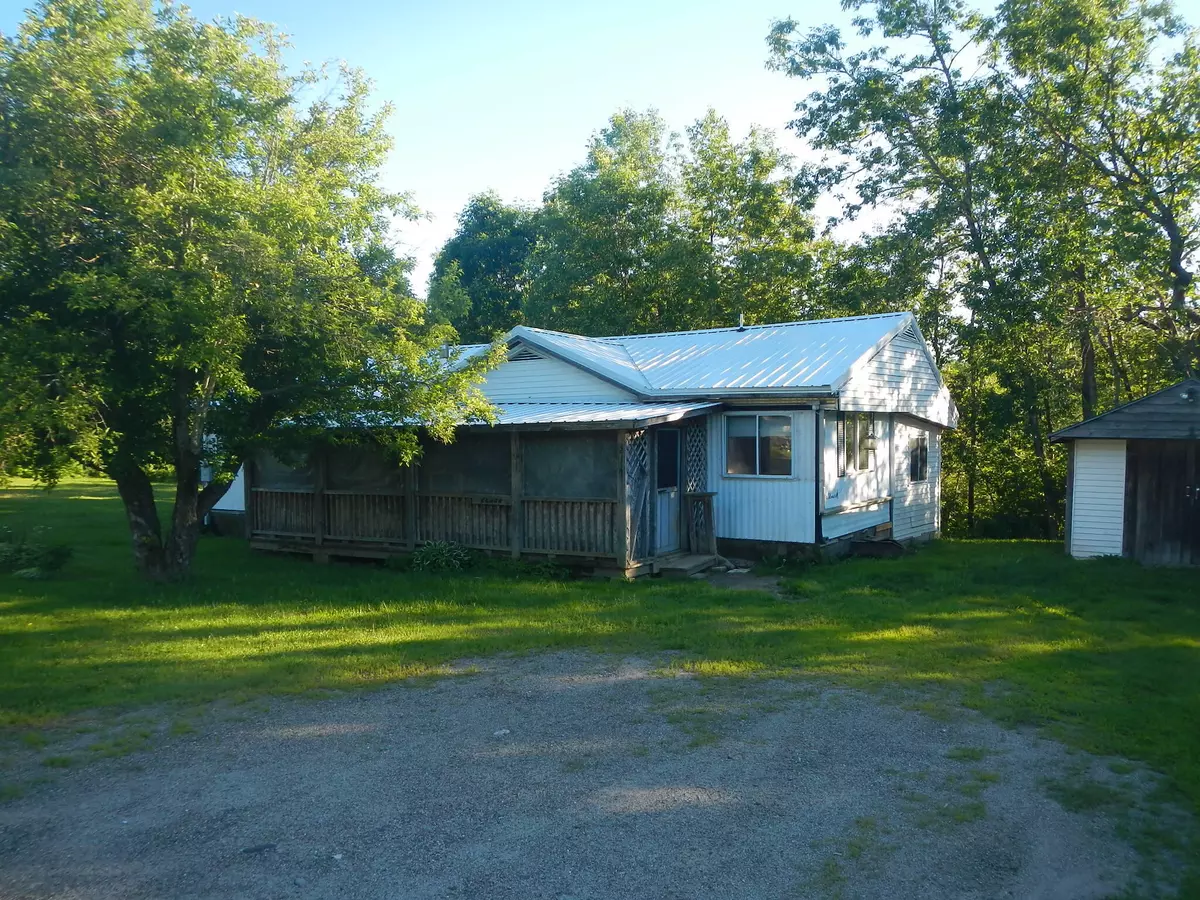 Mattawamkeag, ME 04459,216 Hathaway RD