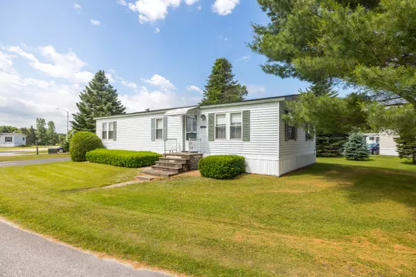 Poland, ME 04274,17 Brook DR