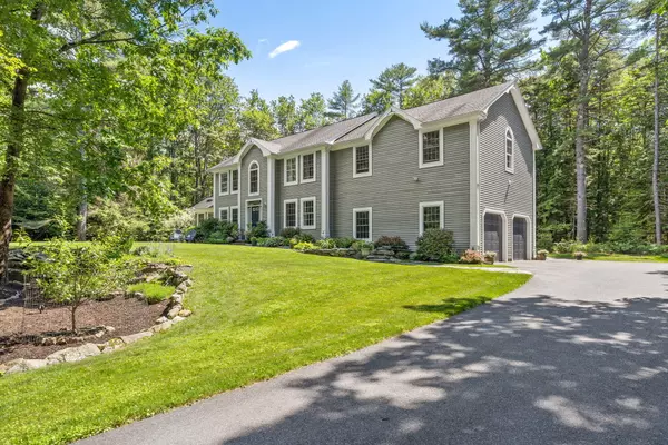 38 Abbey LN, North Yarmouth, ME 04097