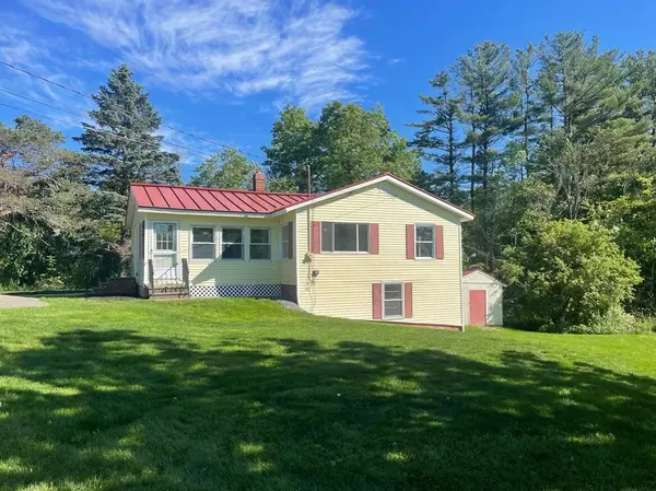 471 Hallowell RD, Chelsea, ME 04330