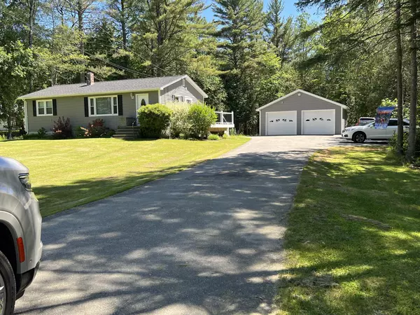 Hermon, ME 04401,591 York RD