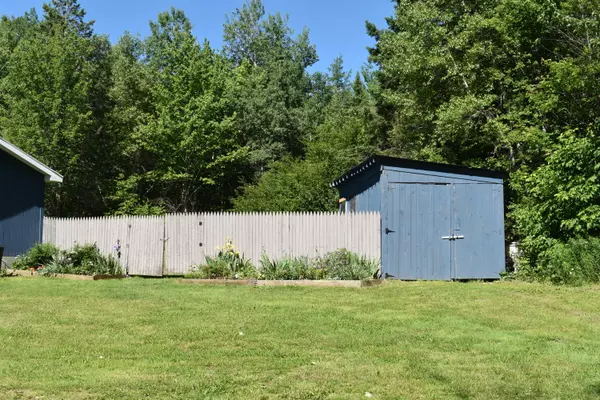 Prentiss Twp T7 R3 Nbpp, ME 04487,990 Tar Ridge RD