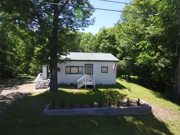 Mattawamkeag, ME 04459,242 Medway RD