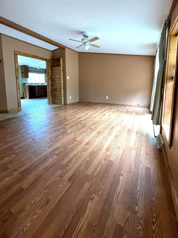 Oakland, ME 04963,40 Northwest RD