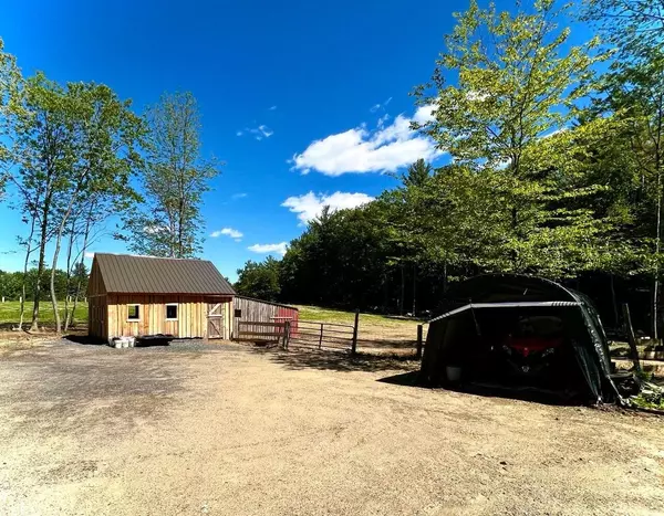 Oakland, ME 04963,40 Northwest RD