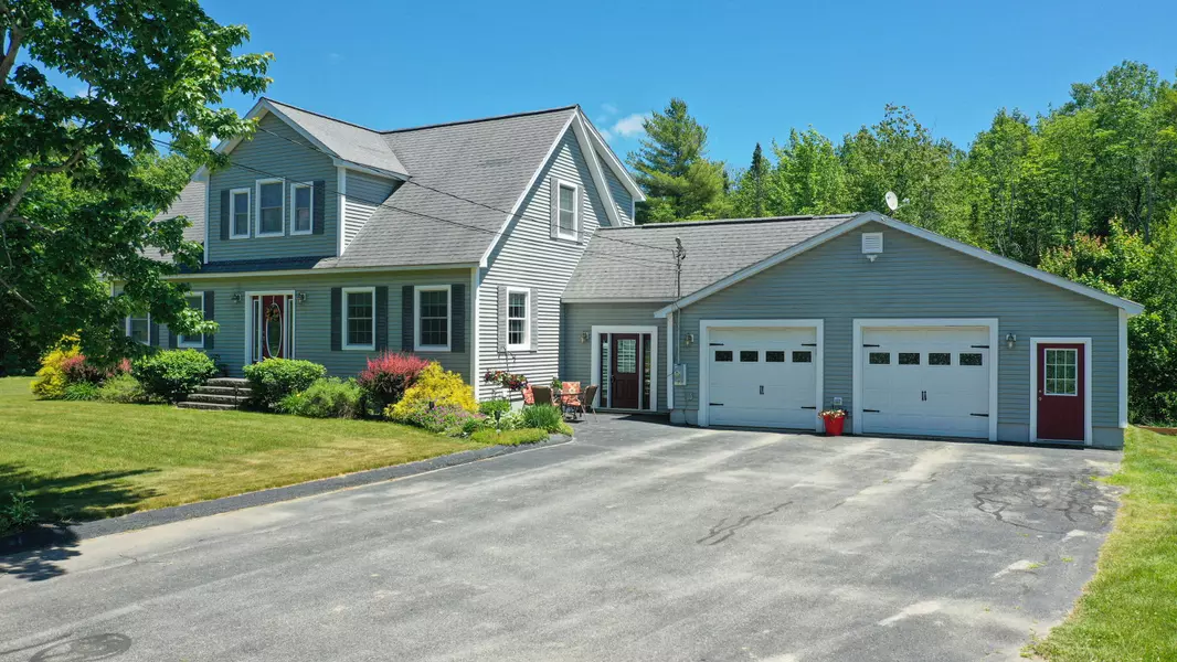 31 Goodenow LN, Bowdoin, ME 04287