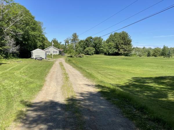 54 Devine RD, Whitefield, ME 04353