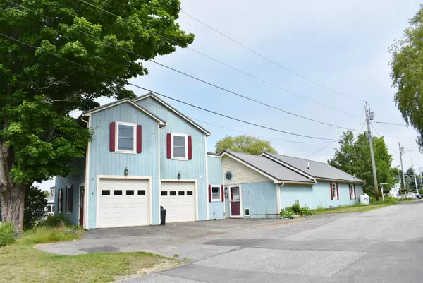 102 E Main ST, Searsport, ME 04974