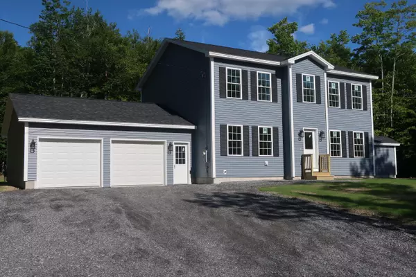 18 Angel CIR, Sidney, ME 04330