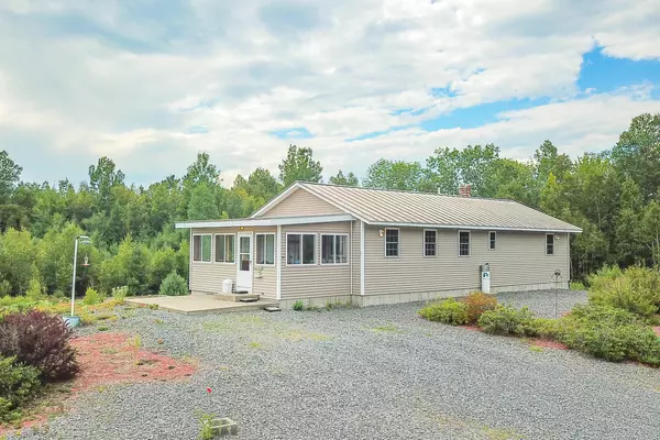 25 Old Bingham RD, Solon, ME 04979