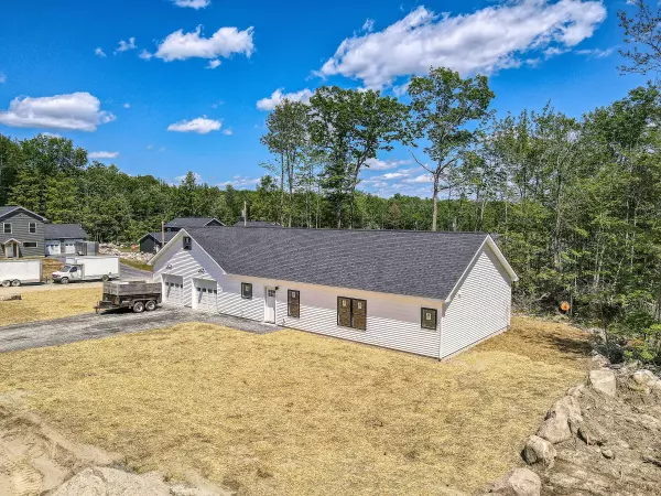 44 Woodstock RD, Oakland, ME 04963