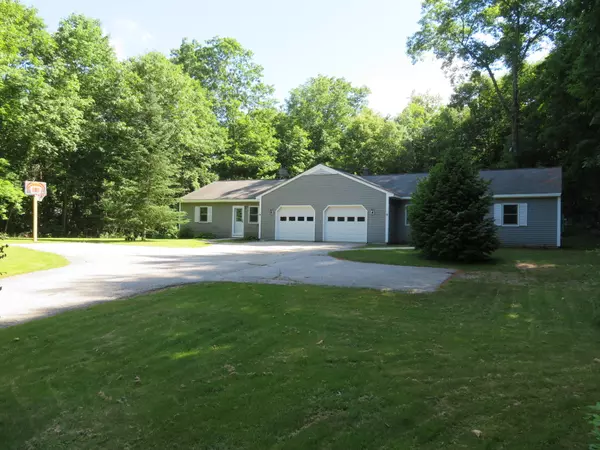 Gray, ME 04039,8 Two Rod RD