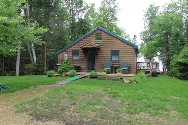 Rangeley Plt, ME 04970,331 Stephens RD