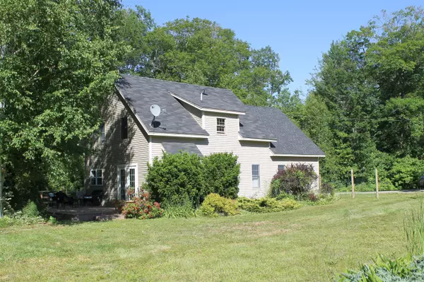 19 Ridge RD, Belmont, ME 04952