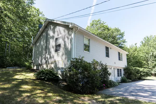 Raymond, ME 04071,4 Baker ST