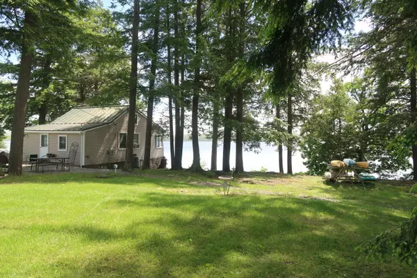 Vassalboro, ME 04989,132 Arnold RD